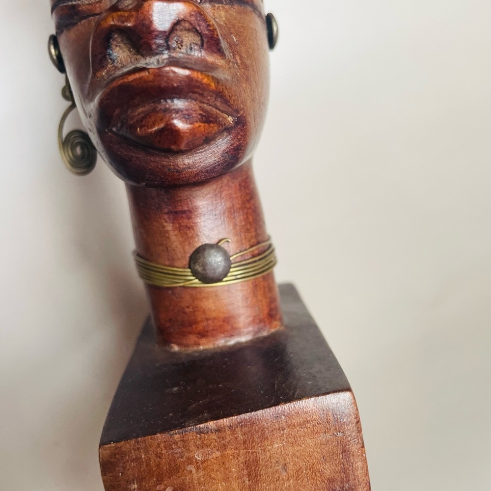 Hand-Carved Dark Wood Female Bust - Picture 5 of 10
